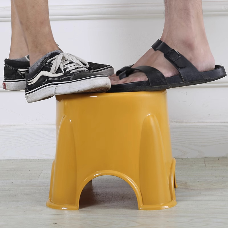 Shake sound welfare products 2-5 yuan experience 24-hour delivery children's small stool small stool bathroom toilet footstool