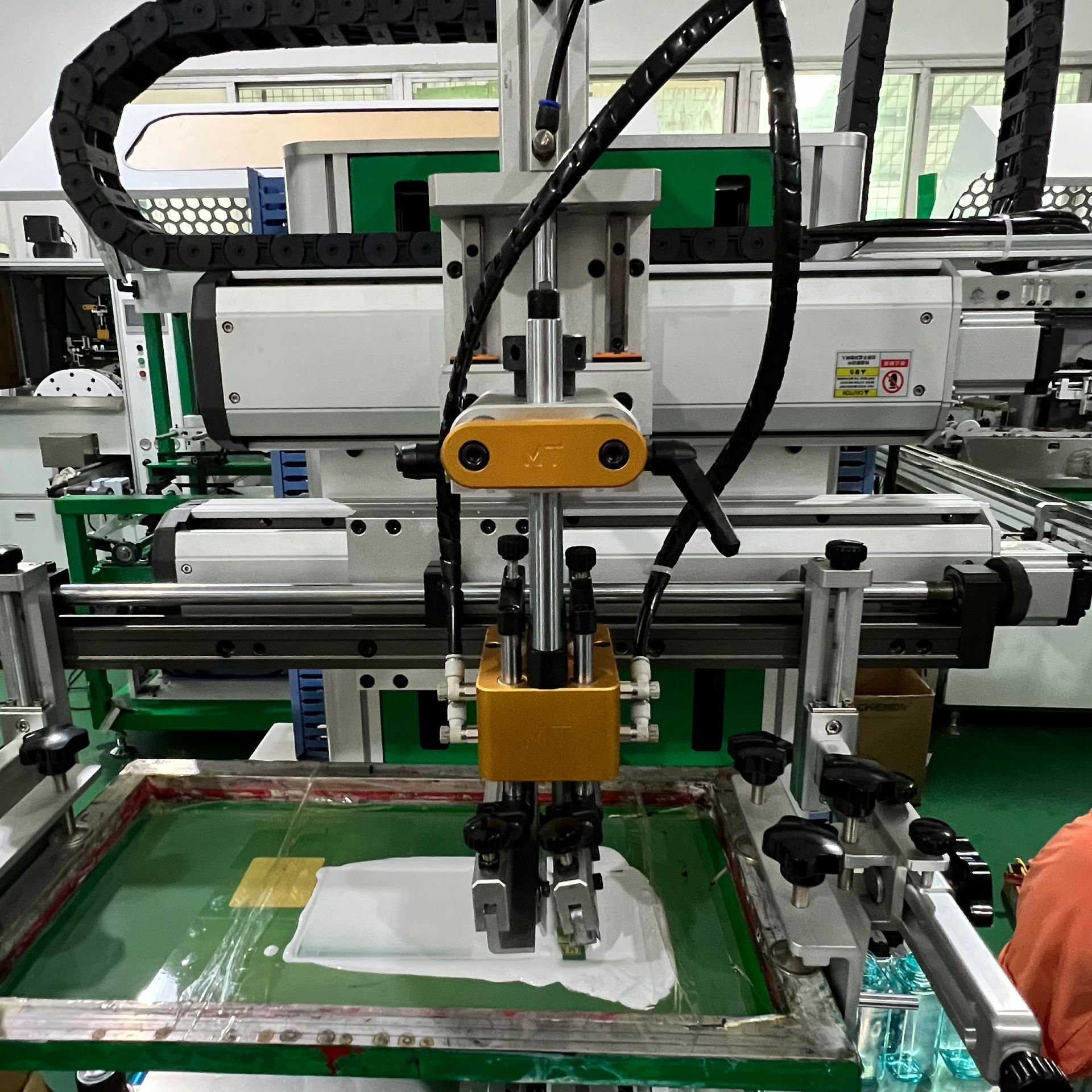 Full Servo Cursor Positioning Screen Printing Machine, Wine Bottle Logo Pattern Hot Stamping Screen Printing Machine, Automatic Alignment Printing Machine
