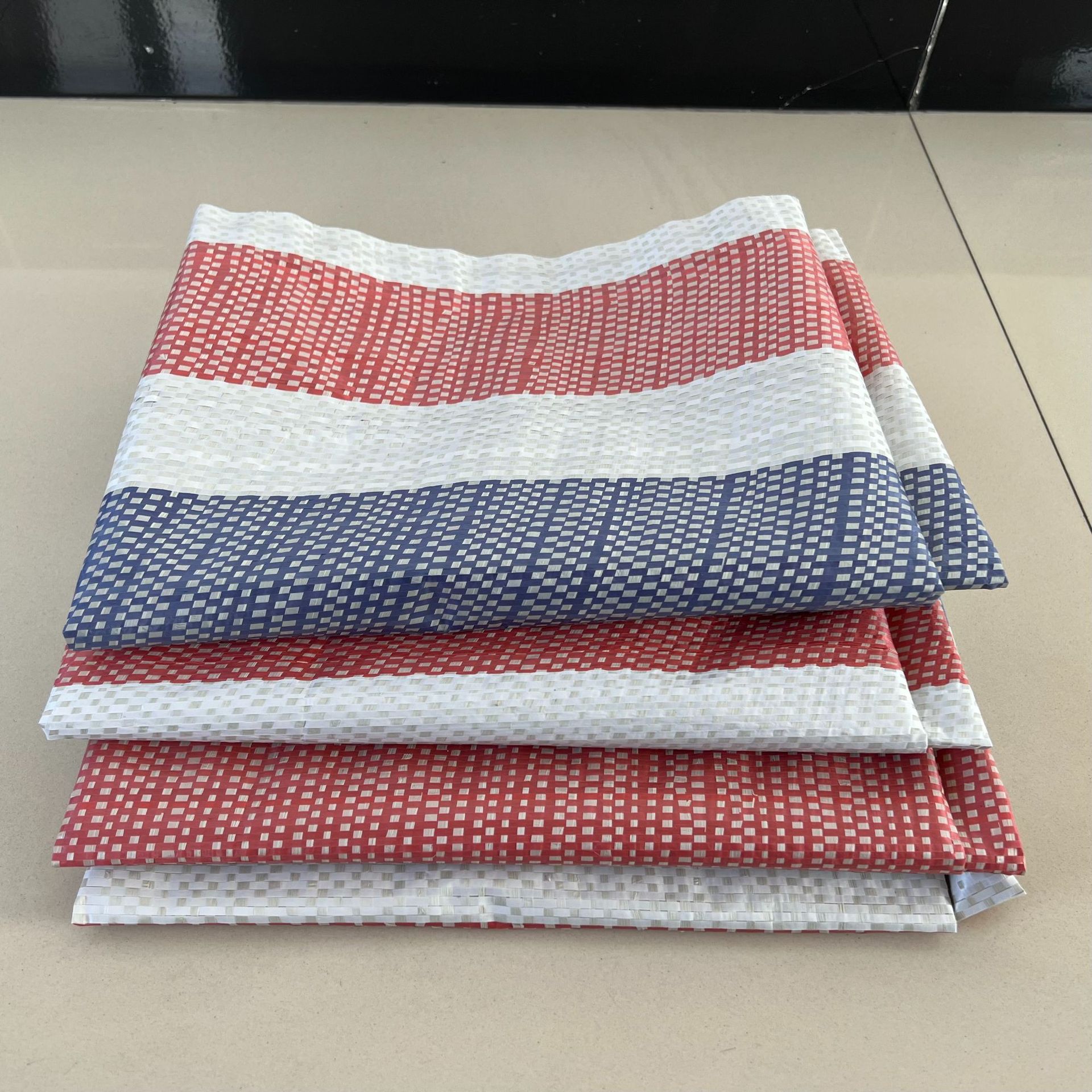 Customized Pp Thickeneded Rainproof Cloth Bedding Shade Sunscreen Tarpaulin Wholesale Engineering Color Strip Cloth Monofilm