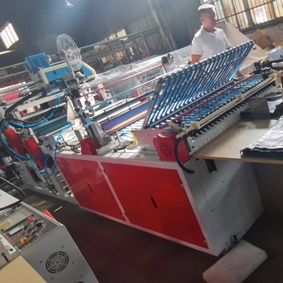 Stable Performance Side Sealing Bag Making Machine Plastic Film Special-Shaped Bag Curved Bag Making Machine Heat Sealing and Cutting Machine