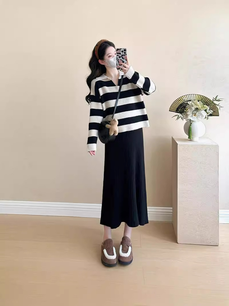 Pregnant Women's dress Autumn New Fashion Korean Style Striped V-Neck Knitted Sweater Elegant Slim Slip Skirt