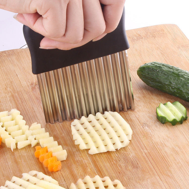 Stainless Steel wolf tooth potato knife potato wave knife French fries cutting fancy knife household corrugated vegetable cutter God