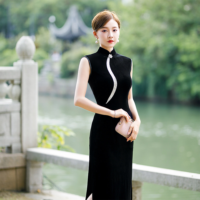 Velvet Cheongsam 2025 New Chinese Style Magnolia Cheongsam Elegant Model Performance Dress Improved Catwalk Cheongsam