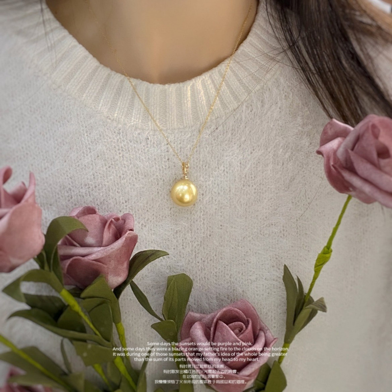 G18K Thick Gold Seawater Pearl Pendant 13-14mm Seawater South Sea Gold Beads with Delicate Leather Finish