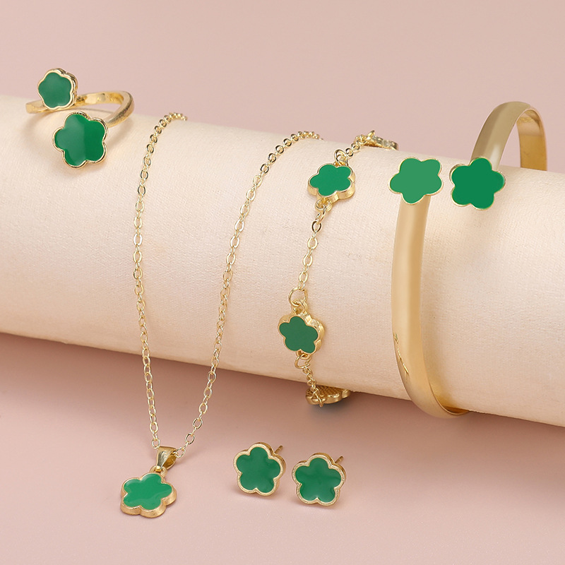 Cross-border Hot Sale Lucky Flower Jewelry suit Acrylic Bracelet Bracelet Clover Necklace Ring Earrings for Women Wholesale