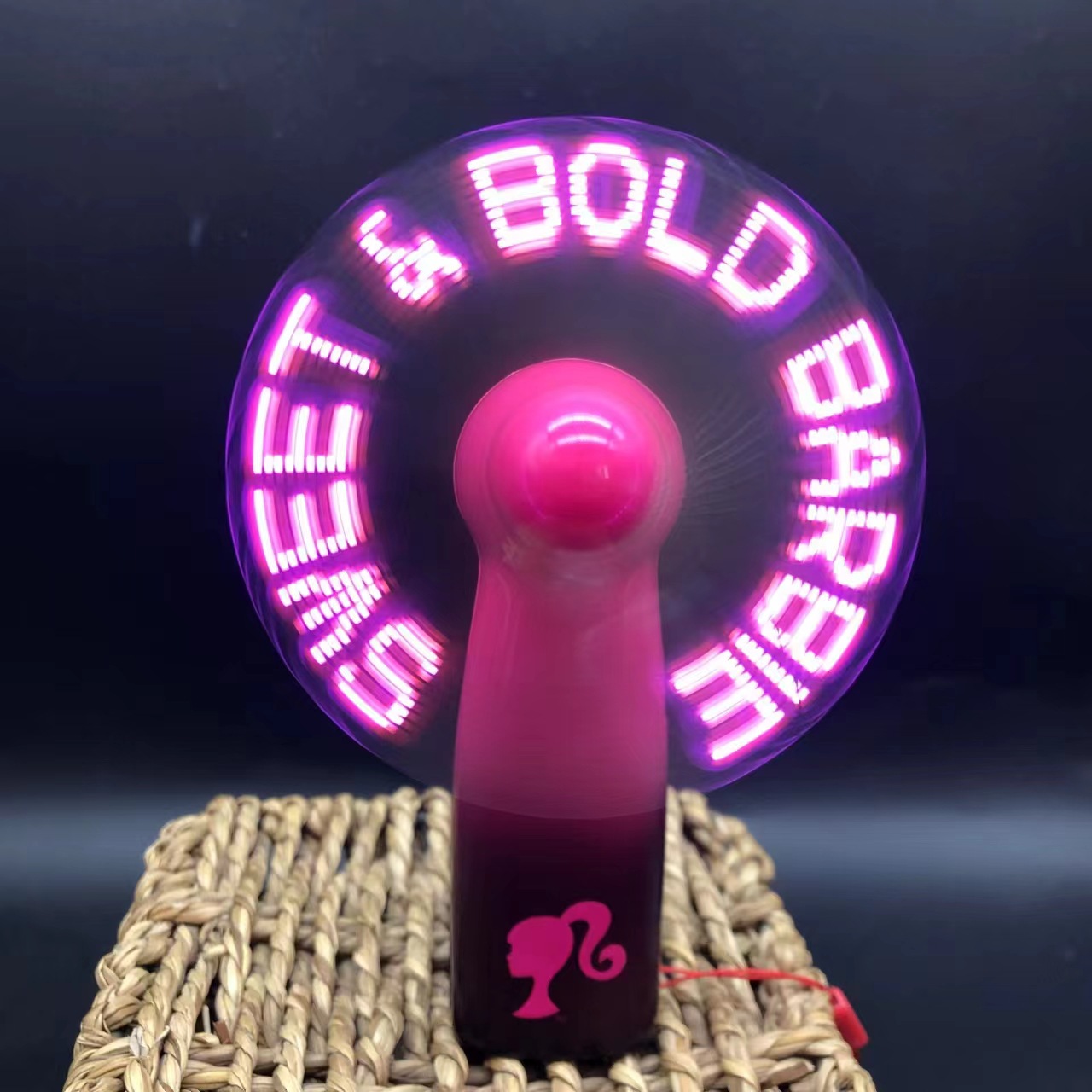 Маленький вентилятор мини рекламный дисплей слово маленький вентилятор мини зарядный вентилятор мини электрический вентилятор дисплей слово вентилятор светодиодный