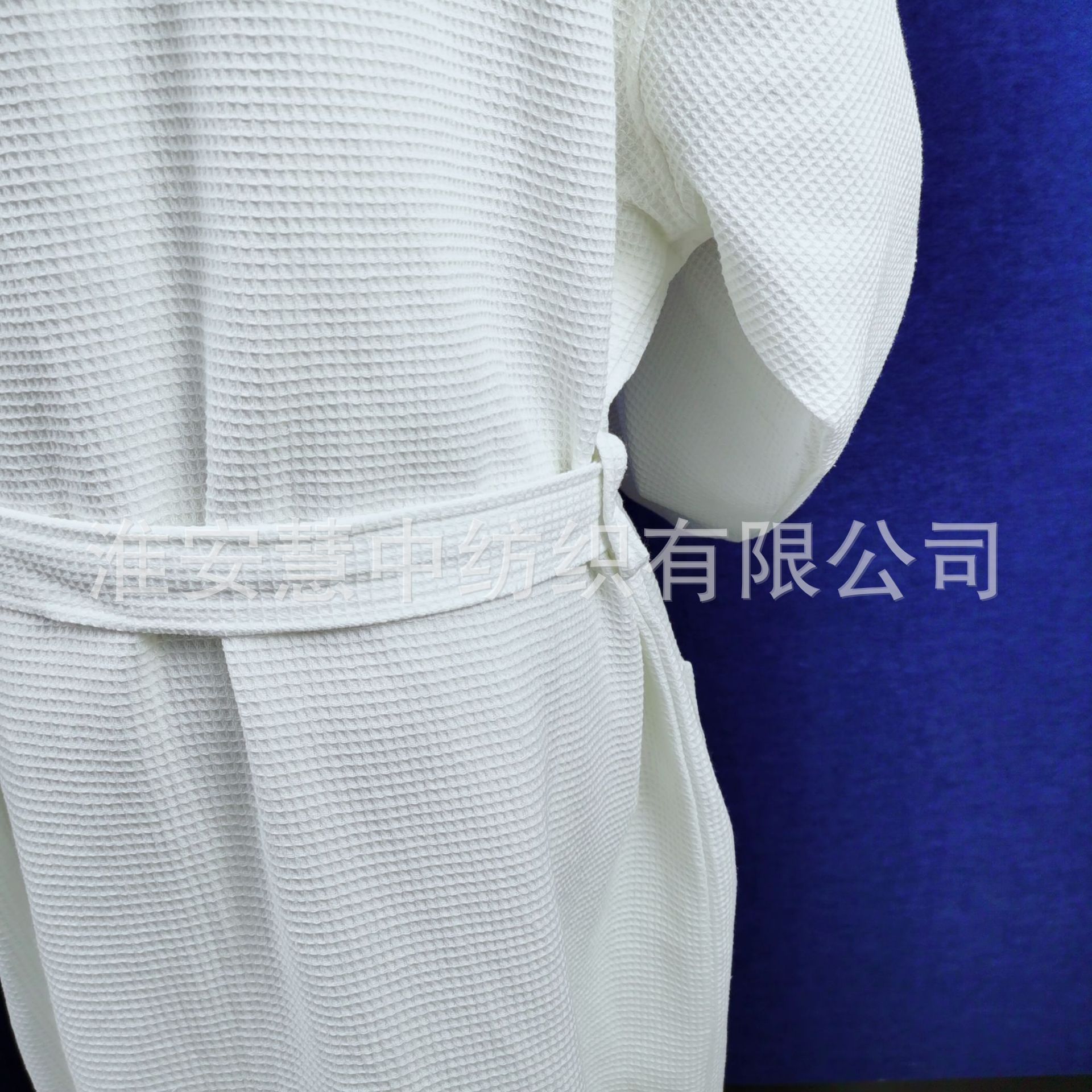 Factory direct supply Cotton Four Seasons waffle hotel bathrobe SPA Club bathrobe embroidery LOGO customization