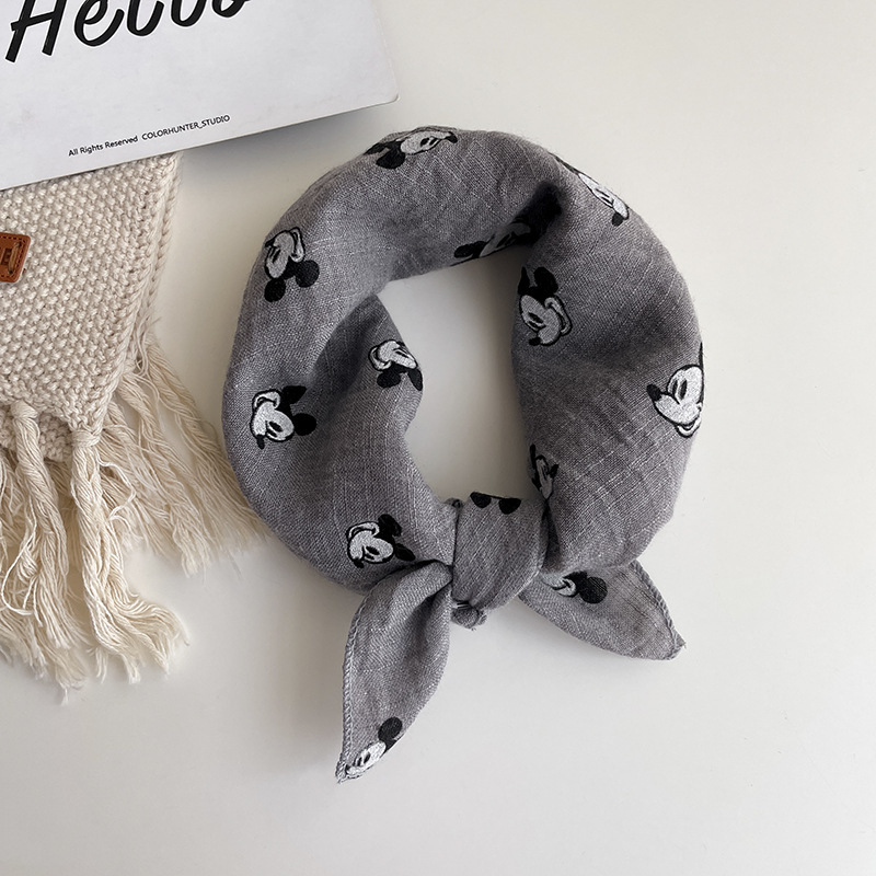 2024 Korean version of the new children's scarf cartoon triangle baby saliva towel baby cute scarf wholesale