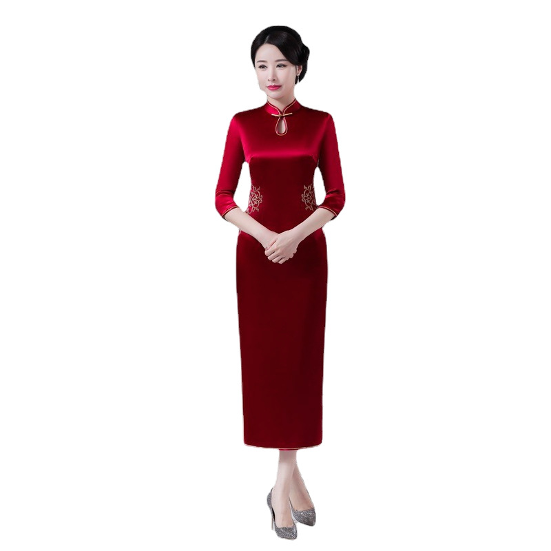 2022 New Acetic Acid Festive Mother Cheongsam Dress Vintage Improved Long Embroidered Wedding Toast Dress