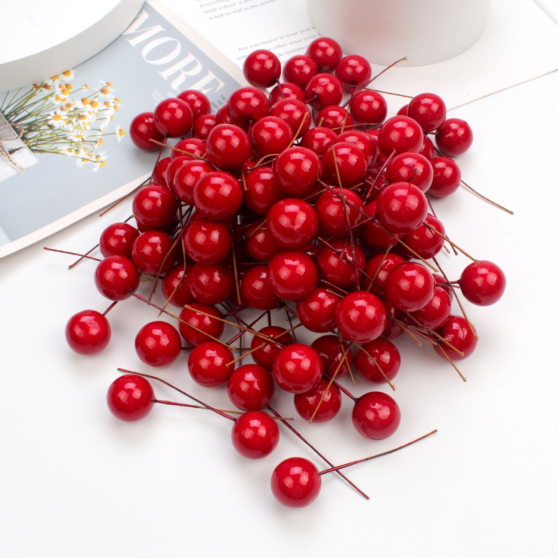 Simulated Red Fruit Berry Holly Fruit Fortune Fruit Christmas Red Ball Accessories Home Decoration Red Berry Cherry Fruit