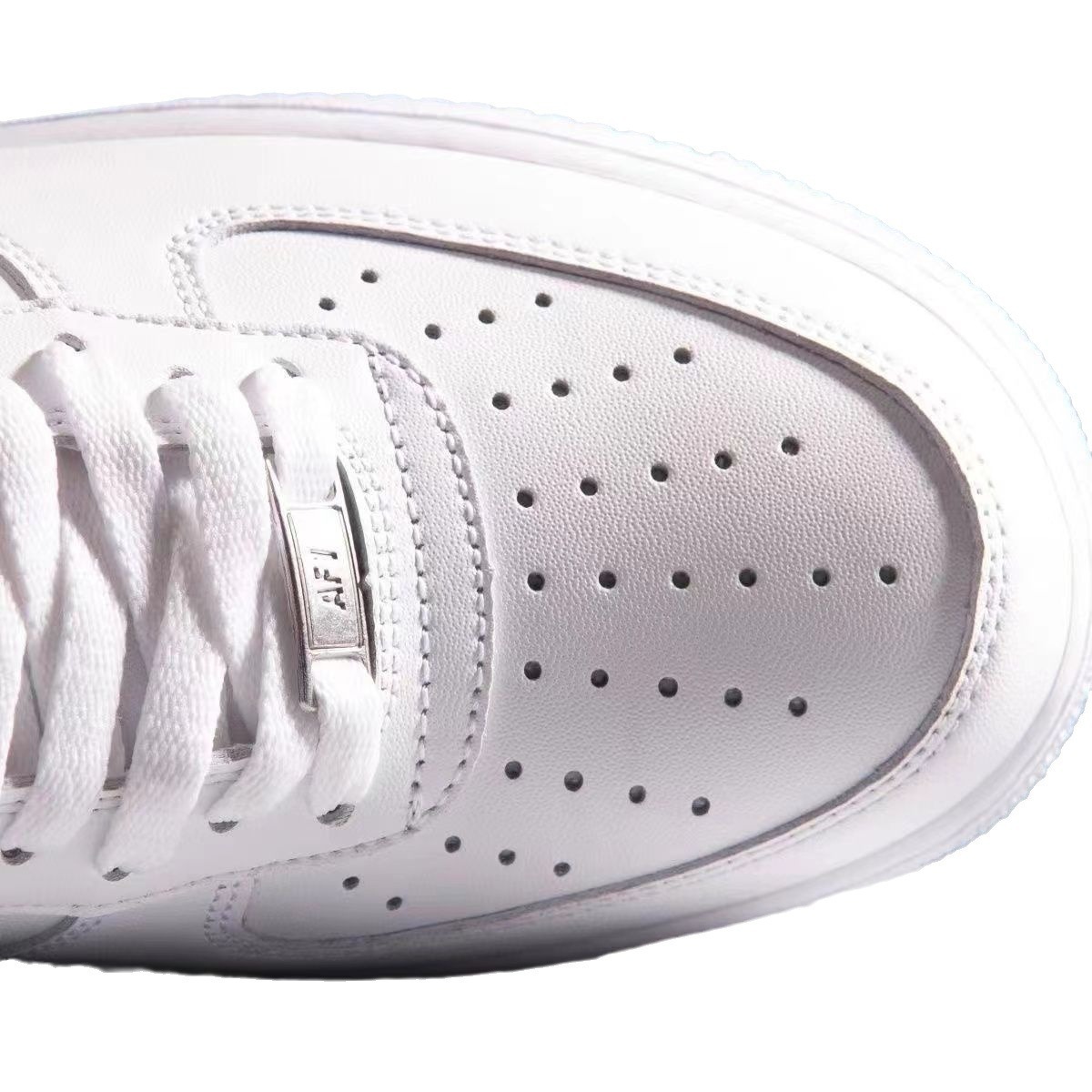 Air Force One Men's Shoes Height-Increasing Pure White Sports Casual Sneakers Women's Versatile White Shoes Couple's Versatile White Shoes Putian Af1