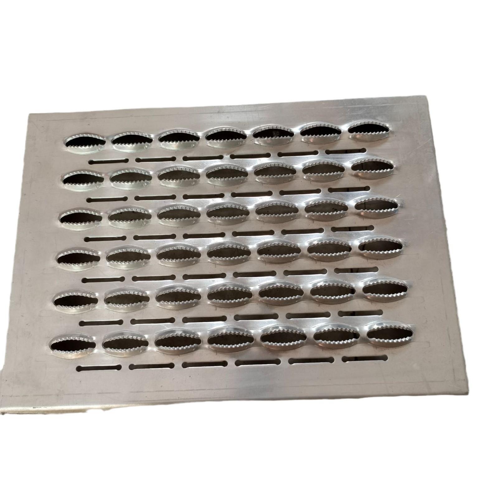304 Stainless Steel Punching Mesh Punching Mesh Thickeneded Filter Screen Perforated Plate Hole Plate Plum Blossom Hole Mesh Plate Manufacturer