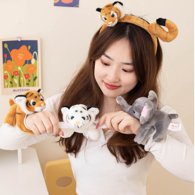 Tiger snapping circle doll doll bracelet panda doll trinket plush toy wrist doll doll wholesale