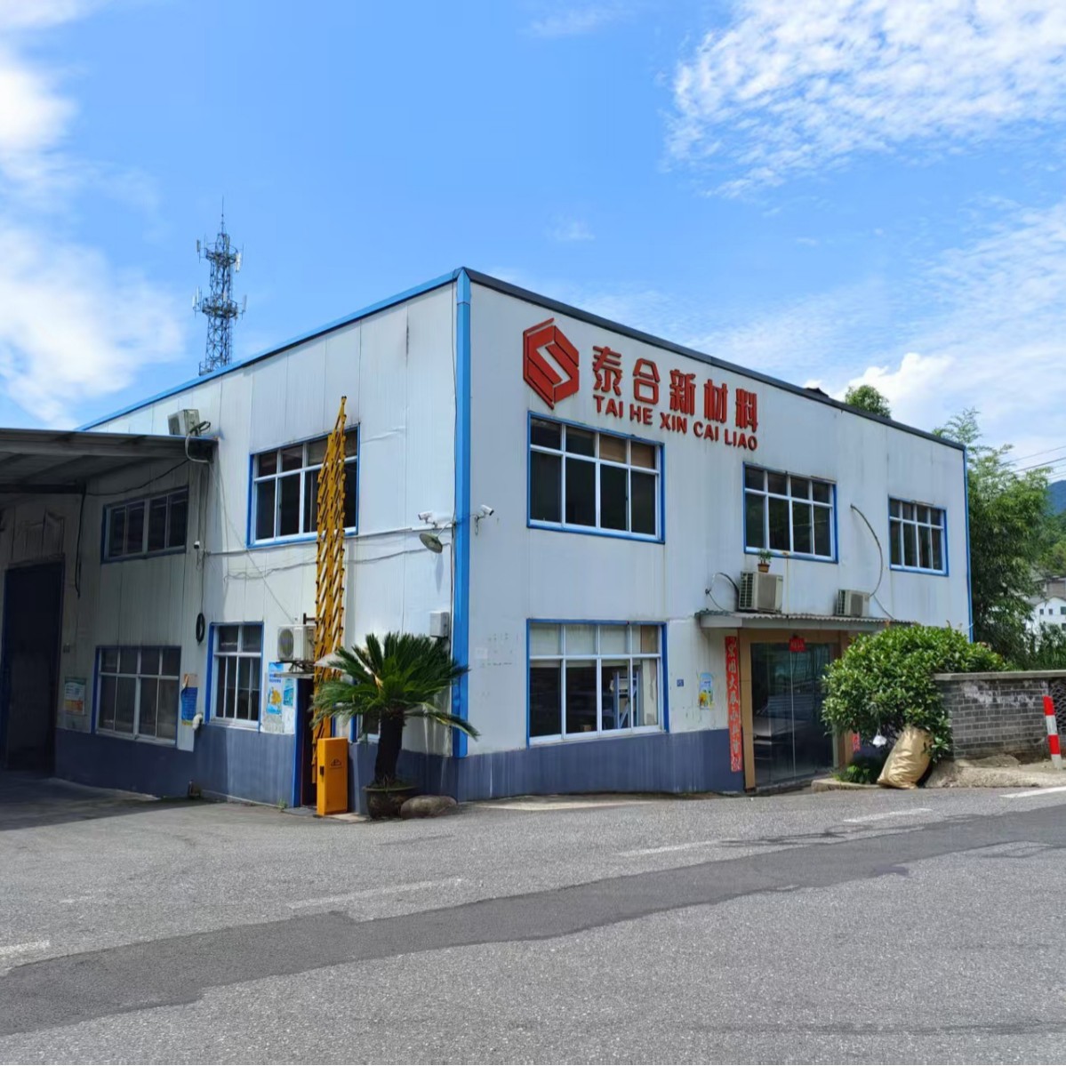 High Content of Slaked Lime Powder Food Grade Calcium Hydroxide Spot Supply Large Favorably