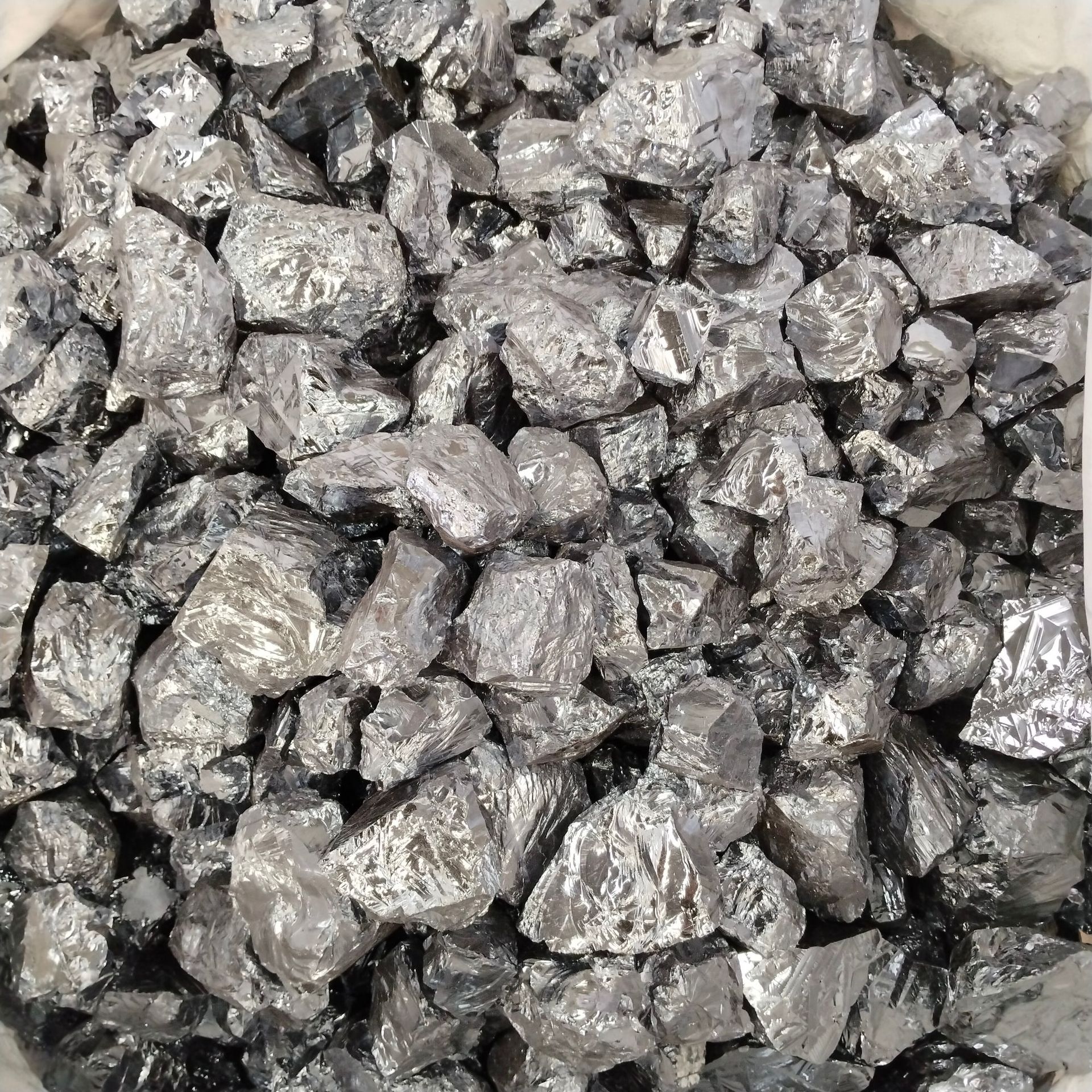 Поставка металлического кремния 553 неоксигенированный 421 кремний блок для плавки алюминия металлический кремний блок 1101 кремний блок 2202 поликристаллический кремний