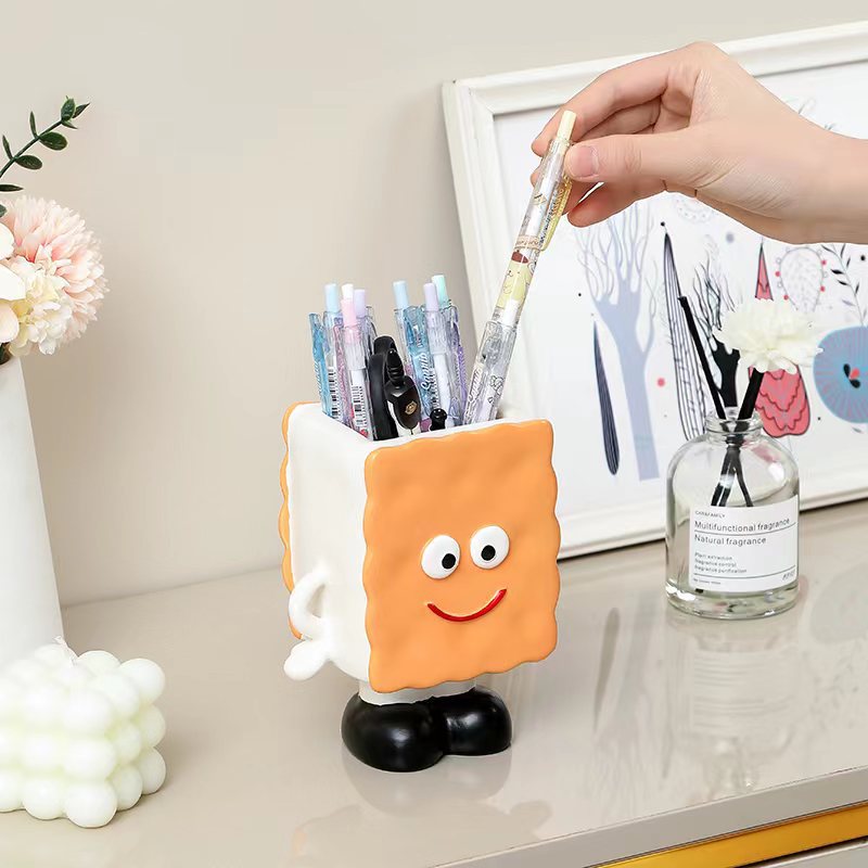 Cute creative pen holder desktop decoration small decoration office good storage birthday gift female practical High sense