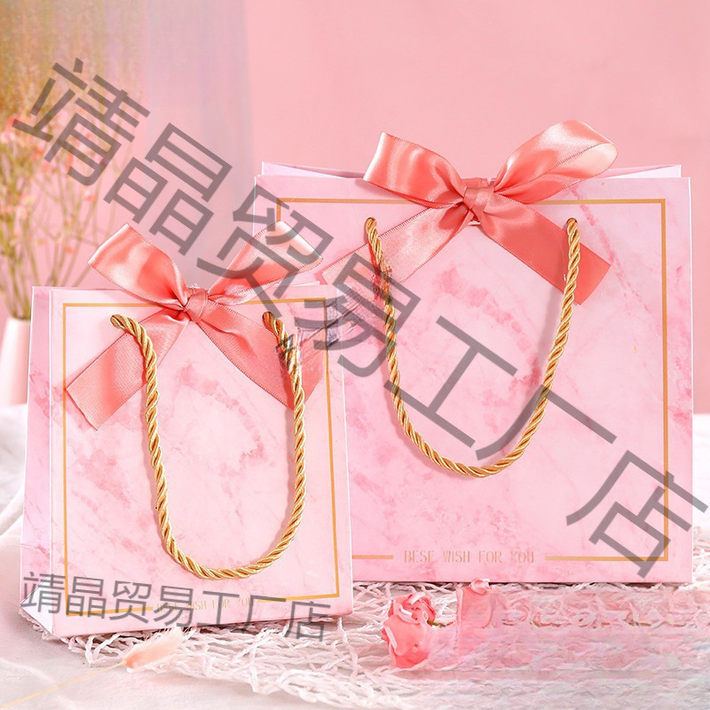 Christmas brooch box European-style light luxury PU jewelry storage collection packaging bag small figure selection