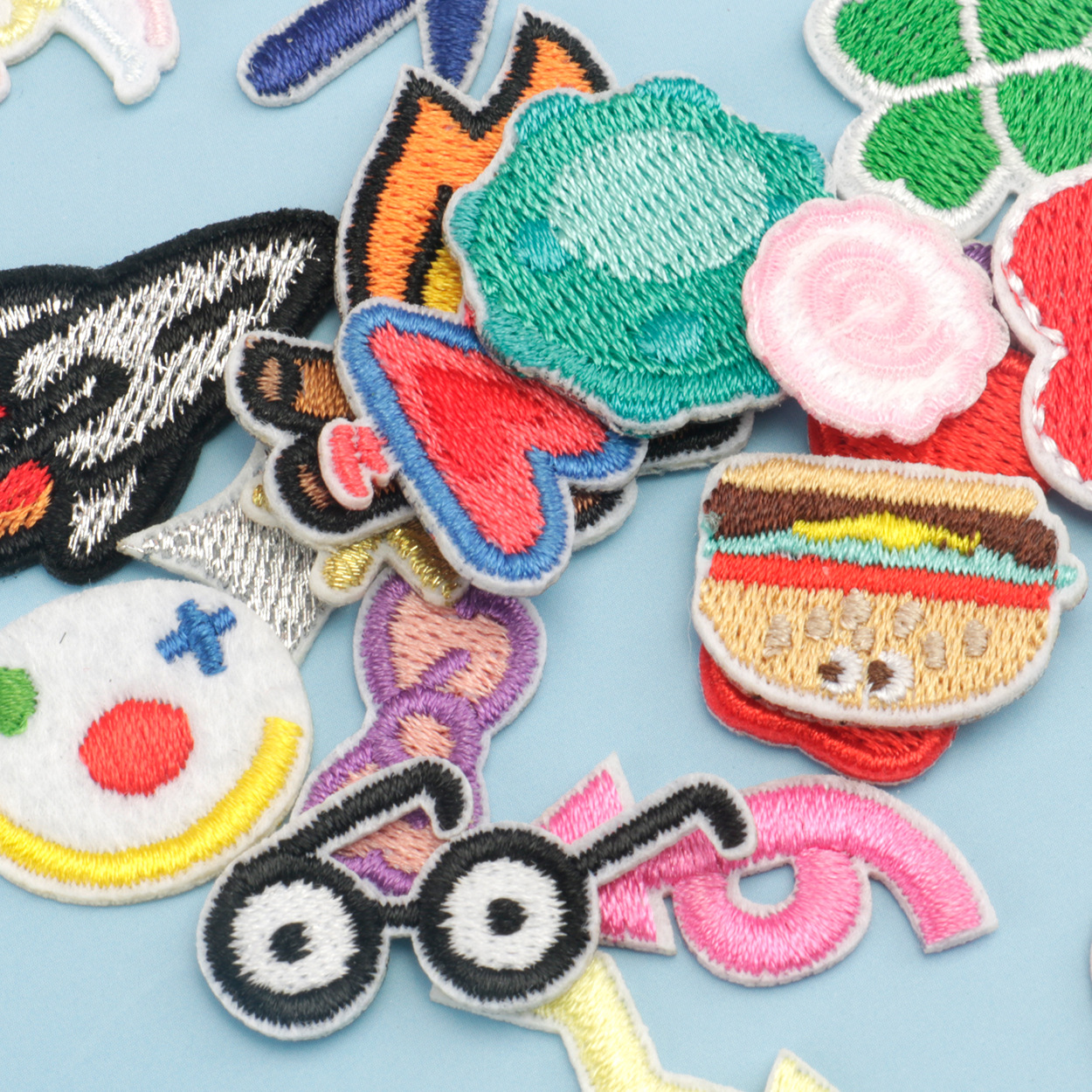 New Cartoon Embroidered Cloth Sticker Four-leaf Clover Small Mini Handmade DIY Decorative Sticker Patch Ironing Sticker