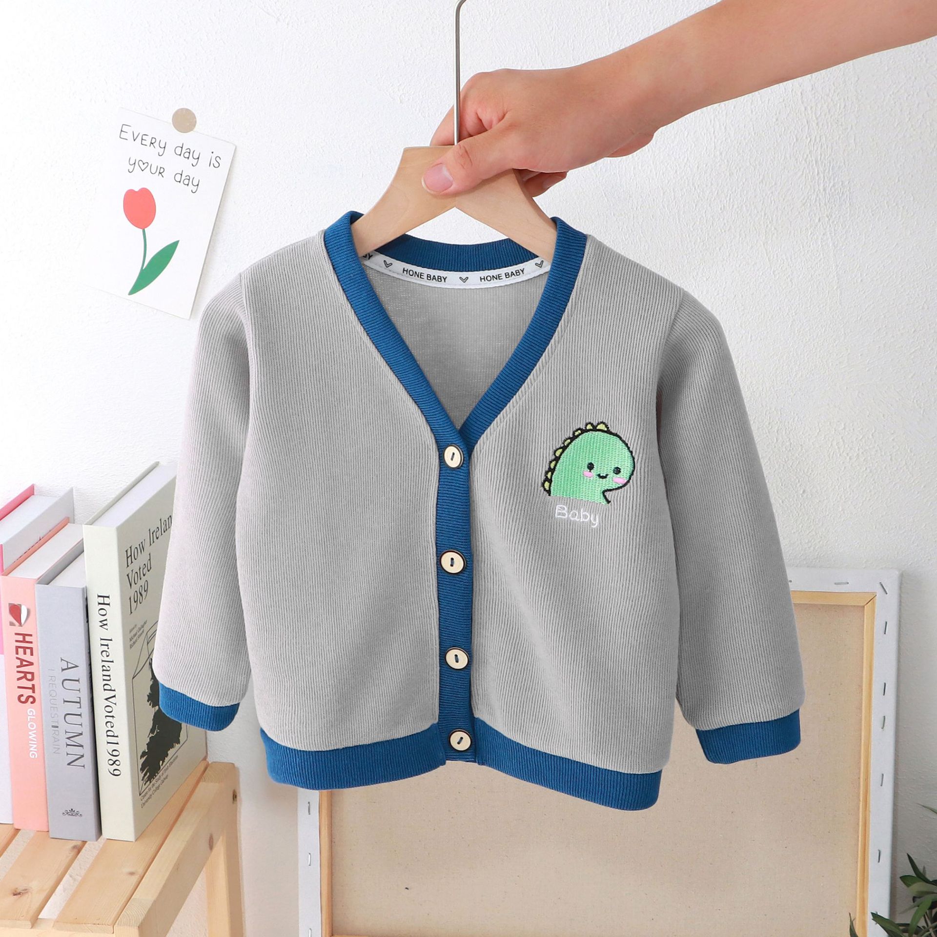 Children's Knitted Cardigan Long-Sleeved Sweater for Small and Medium-Sized Children Embroidered Flower Jacket Boys and Girls Spring and Autumn Children's Clothing Wholesale
