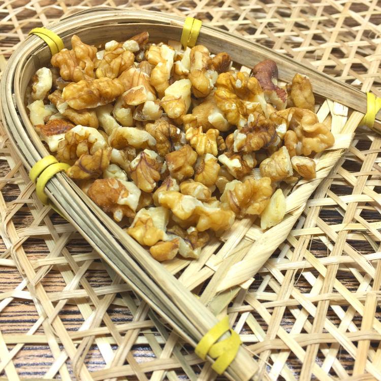 Factory wholesale low-temperature baking bulk 1kg original cooked walnut ready-to-eat snacks raw materials wholesale