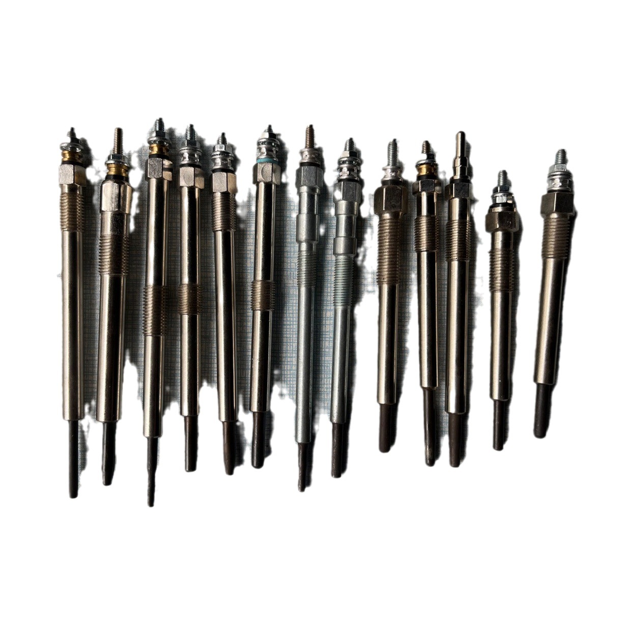 [Factory direct sales for Isuzu 600P4JB1 11V glow plug glow plug diesel vehicles