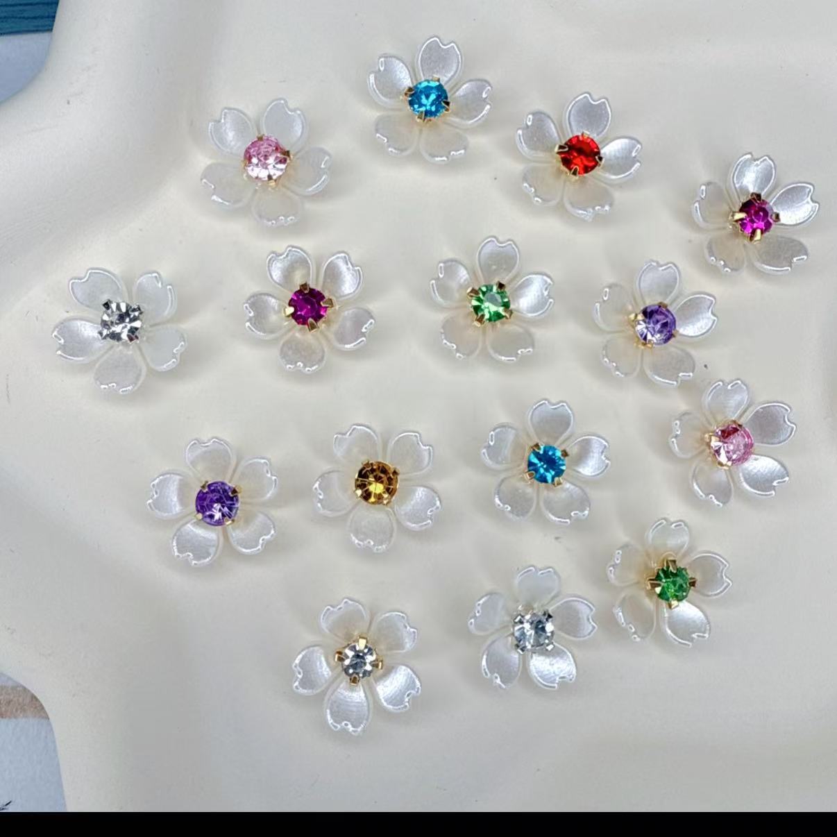 15 мм пять маленьких цветов золотой одинарный зажим DIY материалы популярные заколки аксессуары пять маленьких цветов с золотым бриллиантом