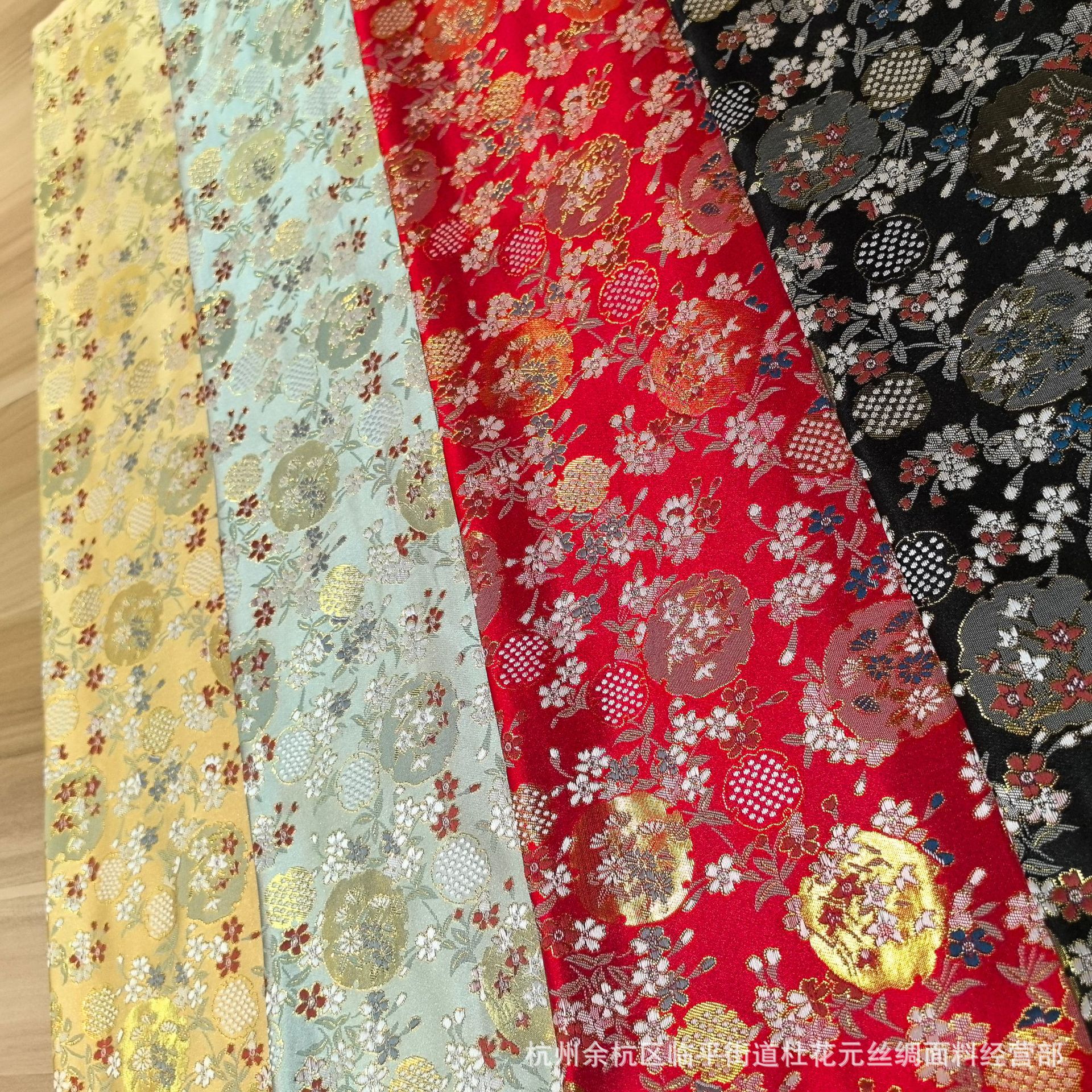 150 door-width Japanese style red bamboo flower cheongsam Tang suit fabric imitation brocade children's clothing fabric satin woven