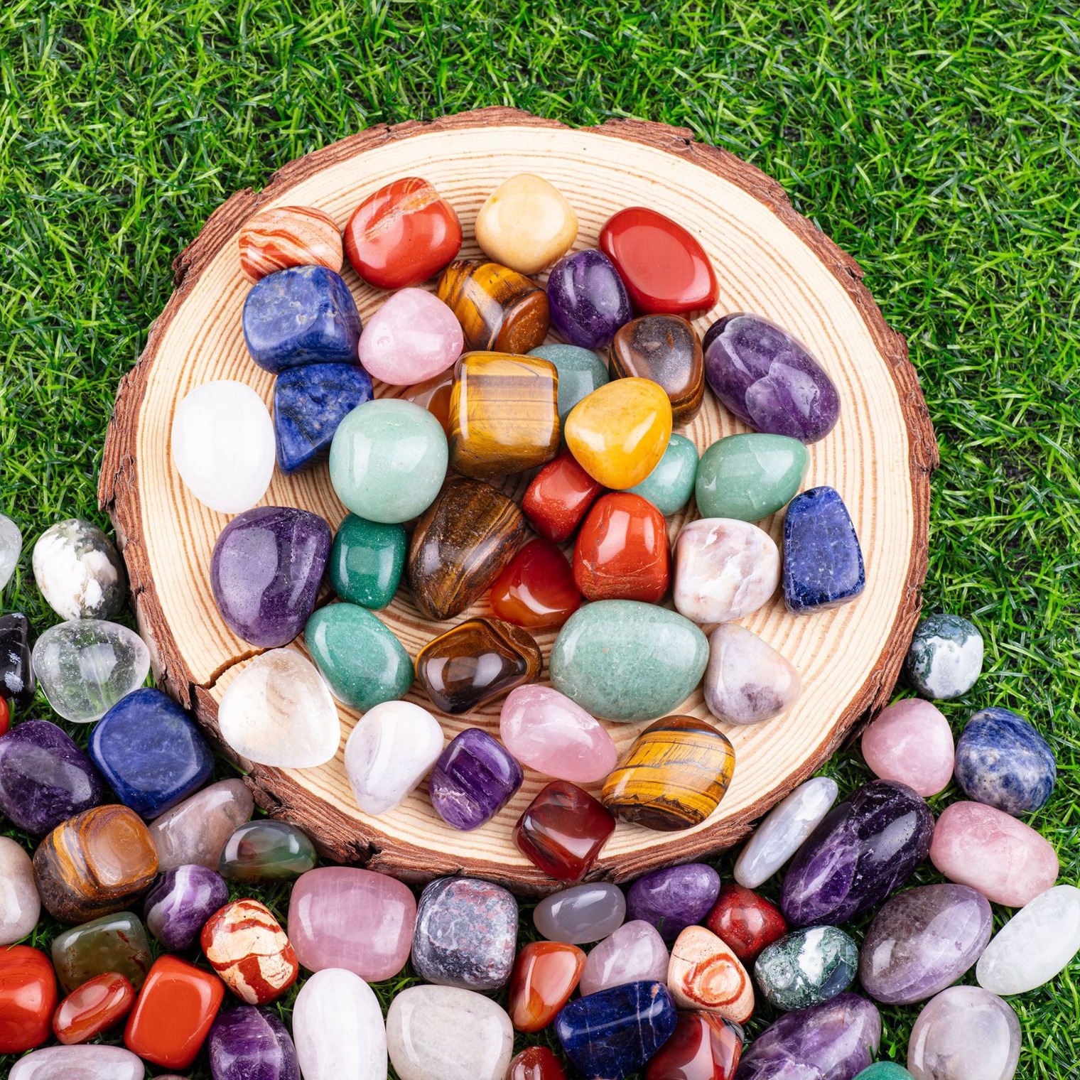 Wholesale natural crystal stone rolling stone polishing stone gravel powder crystal aromatherapy stone color irregular ornaments decorative stone