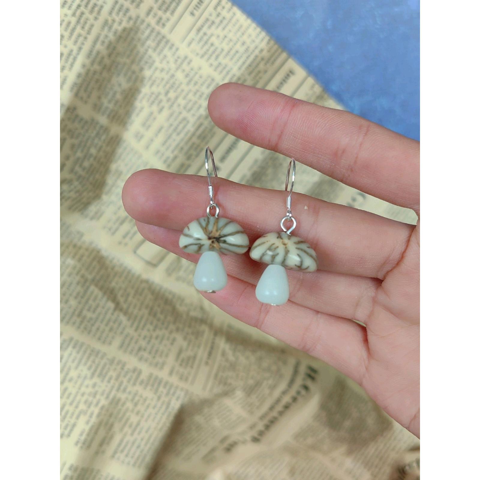 Original Plant Seed Mushroom Shape Silver Line Bodhi White Jade Bodhi Smart All-match Creative Handmade Earrings