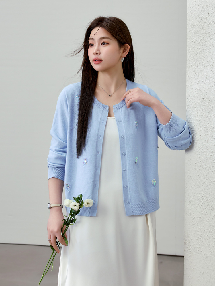 Вязаный свитер с цветами для полных женщин 2025 весна новый