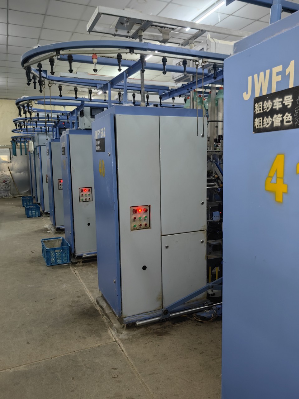 Продается б/у прядильный станок, б/у рама для прядения и утка, 1562 прядильный станок, 60 комплектов, произведен в 2015 году, 1008 веретен, живая каретка