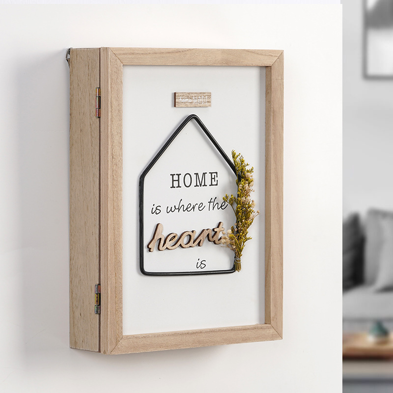 Деревянная коробка для ключей с декором для дома