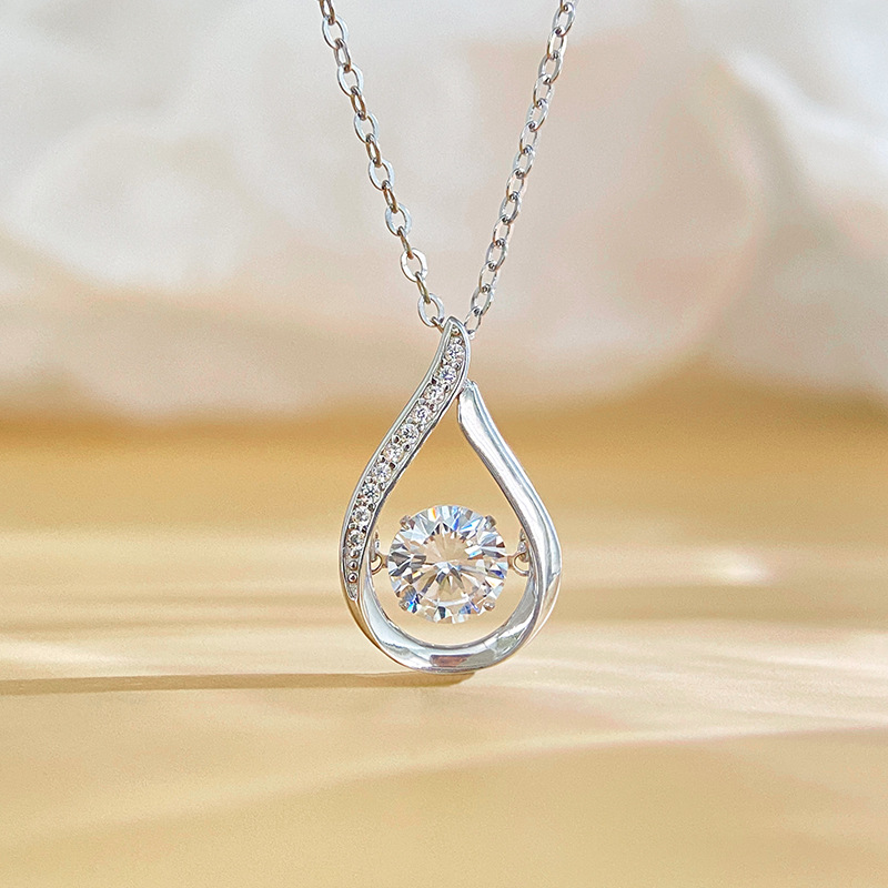 Подвеска из S925 стерлингового серебра Ожерелье из моиссанита для женщин, капля воды Легкий люкс Французский стиль, динамичный зрелый темперамент, высококачественная цепочка на ключицу