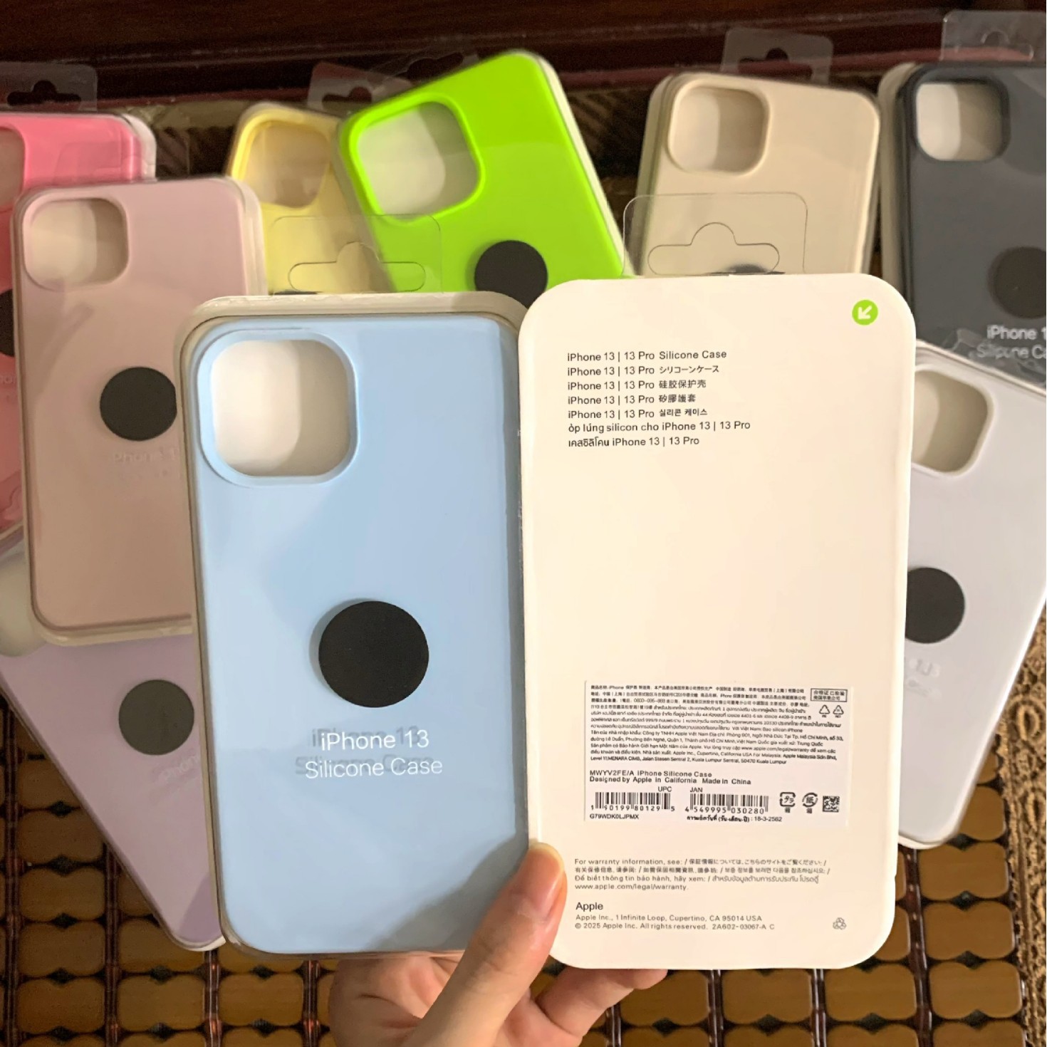 Liquid Silicone Suitable for Apple 17Promax Mobile Phone Case with Integrated Camera Button Iphone15 New Model 16Pro