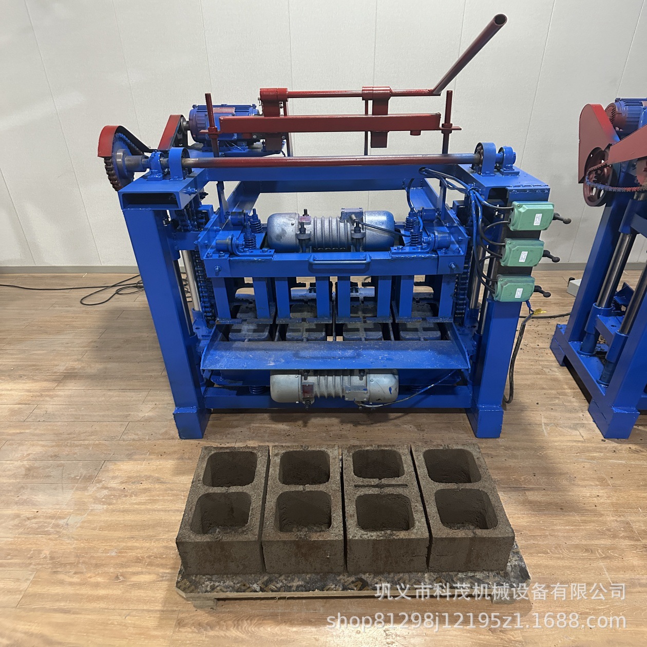 Factory Direct-Operated Hollow Brick Machine with Various Specifications and No-Burning Brick Machine Consultation and Enjoy Discounts Cement Brick Making Machine Brick Brick Machine
