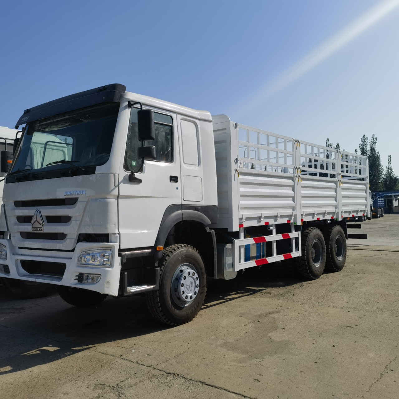 Б/у самосвалы, экспортные отремонтированные подержанные автомобили, четыре передних и восемь задних самосвала Haowoo 371