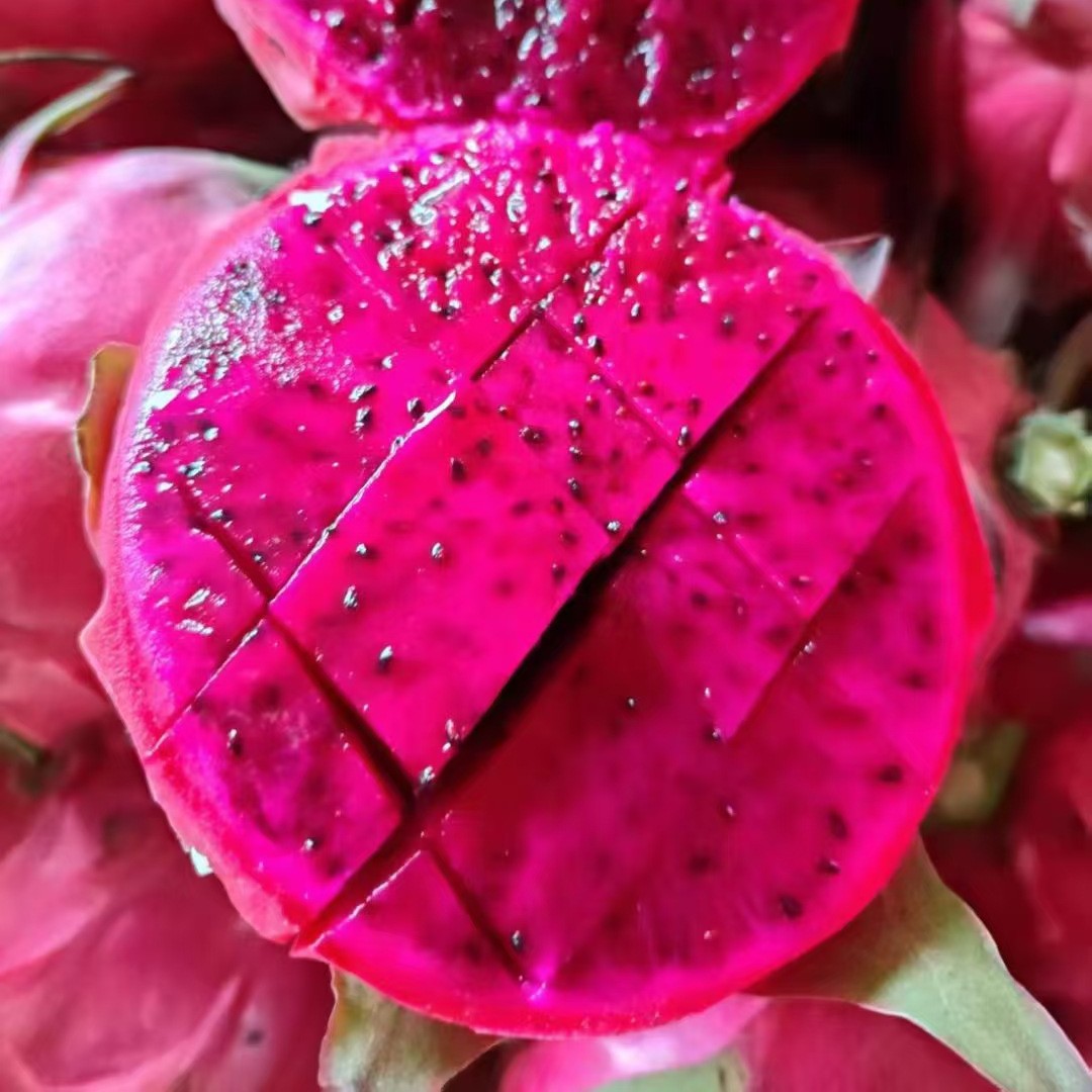 Jindu No. 1 Red Heart Pitaya 2.5kg Large Fruits Whole Box Red Flesh Fresh Fruit Free Shipping Wholesale Juicy