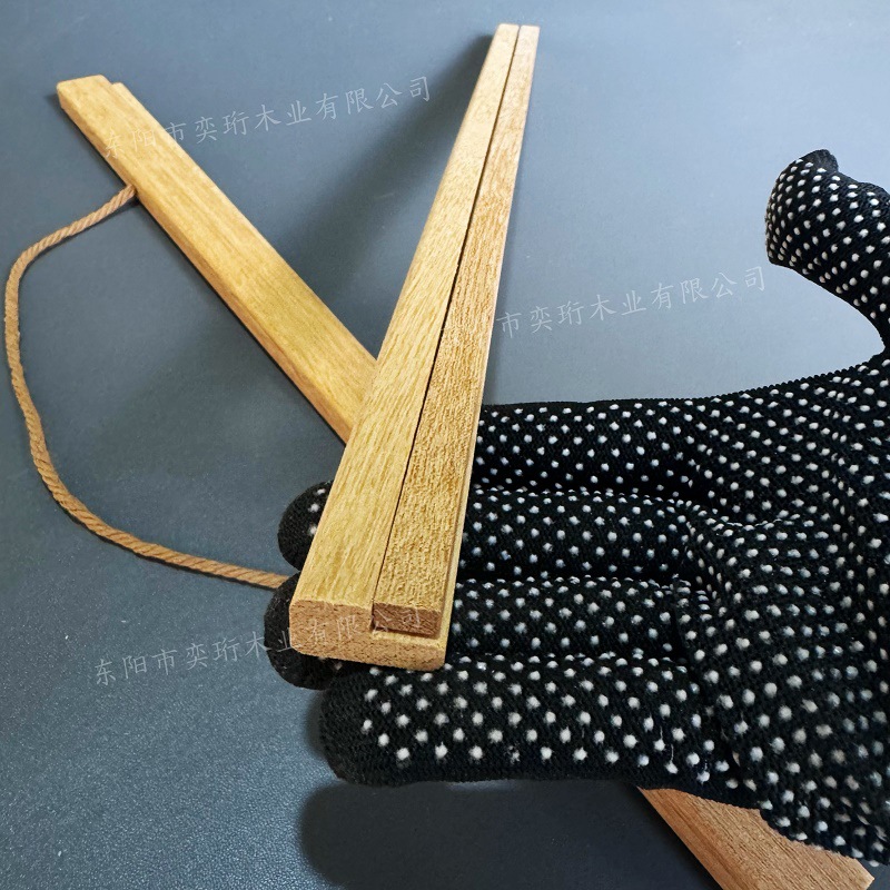 Solid wood photo frame hanging shaft line source wholesale modeling photo frame line log hanging shaft magnetic pressure clause wood strip