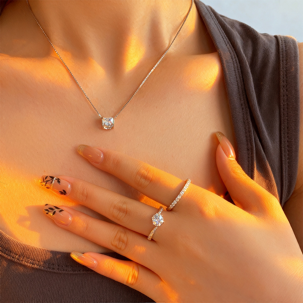 Angel's Kiss Moissanite 925 Sterling Silver Necklace for Women, Clavicle Chain, Hypoallergenic Pendant, Non-Fading, International Certification