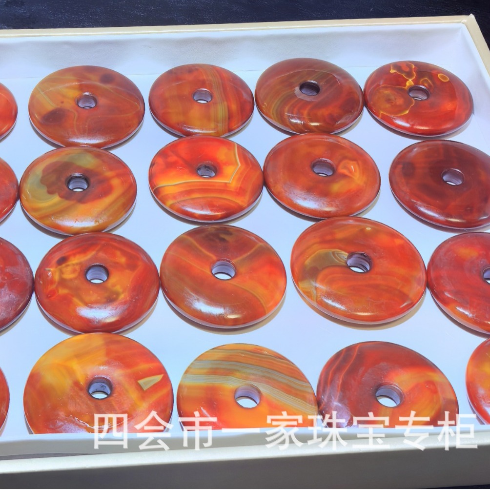 Warring States red agate peace buckle silk agate pendant men's and women's necklace sweater chain DIY accessories manufacturers wholesale