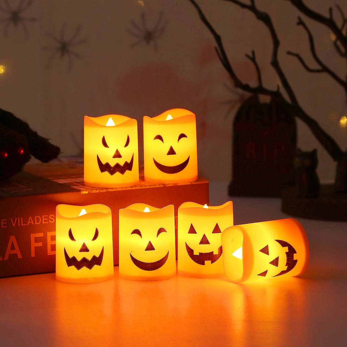Cross-border Halloween electronic candle lamp candlestick horror skull ghost festival ghost pumpkin lamp atmosphere decoration