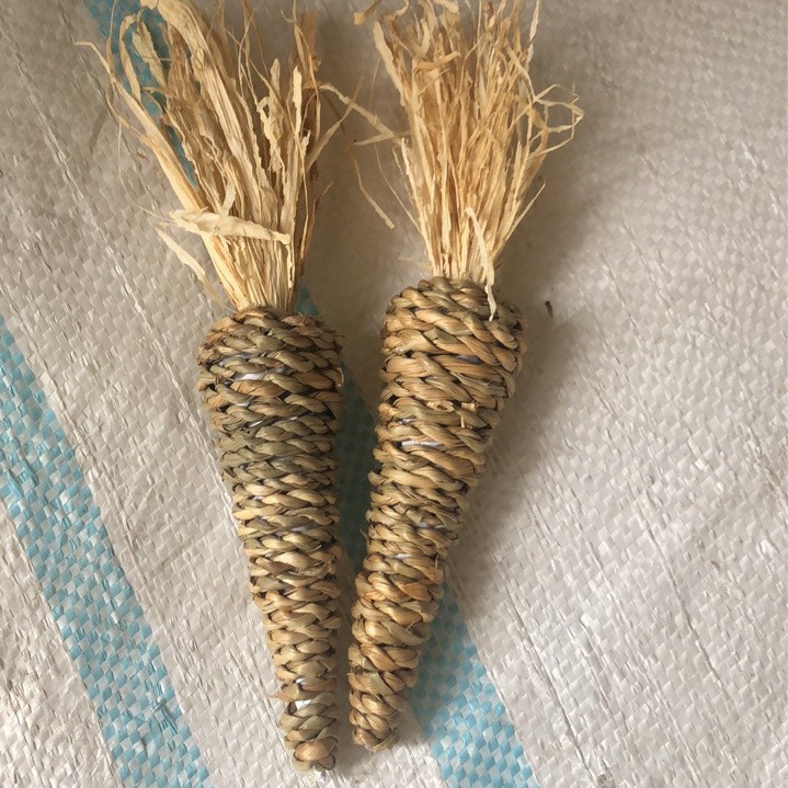 Natural Water Grass Radish Hand-Woven Radish Pet Teething Toy Hamster Rabbit Chinchilla Chewing Supplies to Relieve Boredom