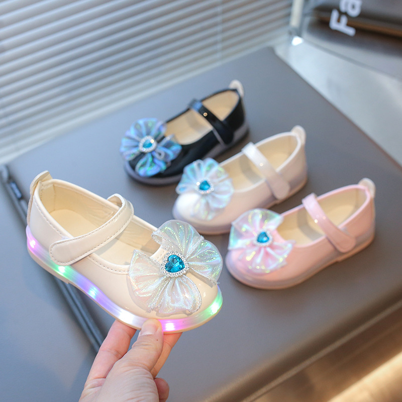 Новые девичьи туфли-принцессы 2025 года, с бантом и стразами, светящиеся, кожаные туфли