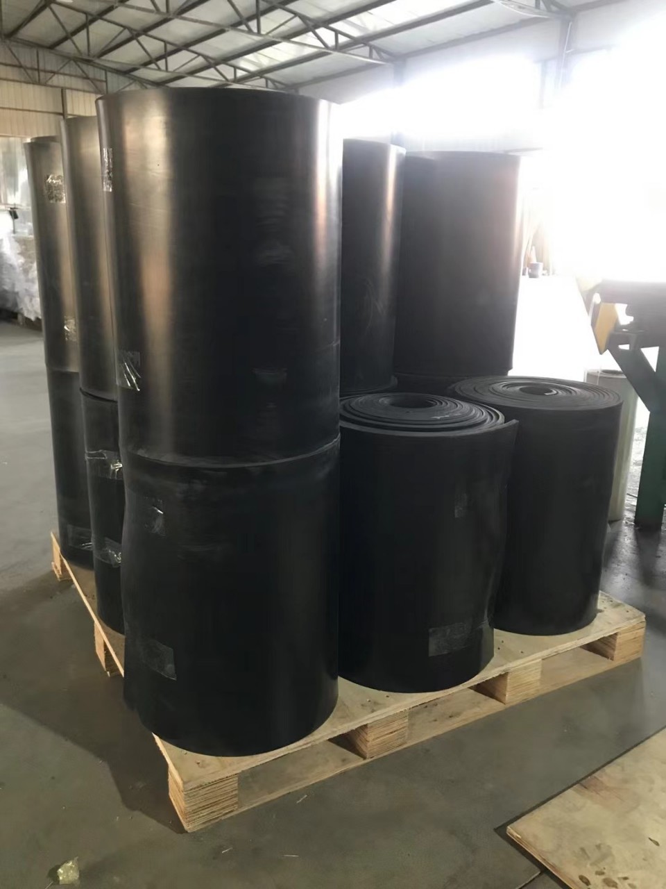 Songrong Nitrile Nbr Oil-Resistant Rubber Sheet Styrene-Butadiene Sbr Compound with Various Colors Cotton Nylon Cloth Can Be Clamped