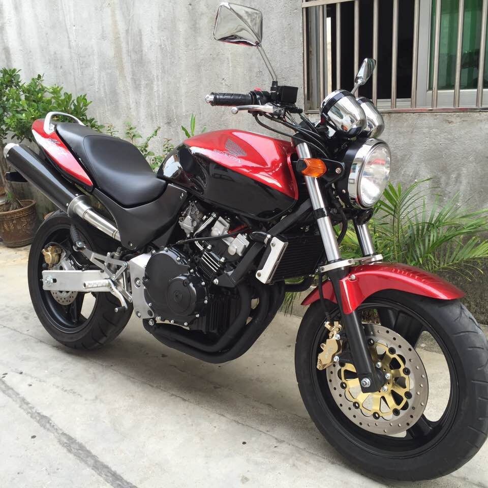 Подержанный импортированный маленький желтый пчела поле четырехцилиндровый водяной охладитель 250 уличный автомобиль Cb400 тяжелый мотоцикл ретро большой объем мотоцикл