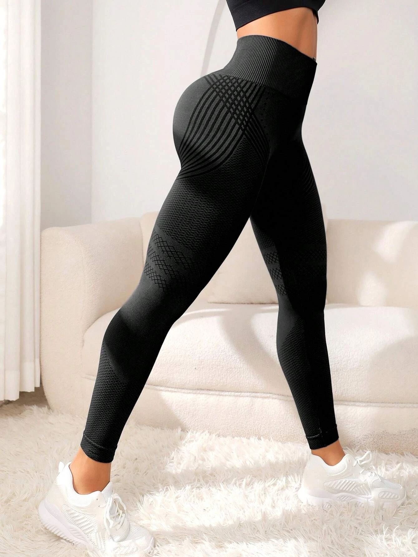 European and American hot selling seamless hip lifting fitness pants belly contracting tight high waist peach hip yoga pants