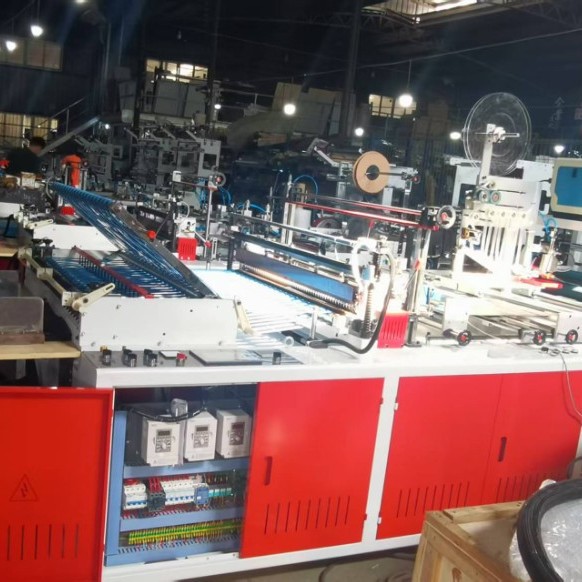 Stable Performance Side Sealing Bag Making Machine Plastic Film Special-Shaped Bag Curved Bag Making Machine Heat Sealing and Cutting Machine