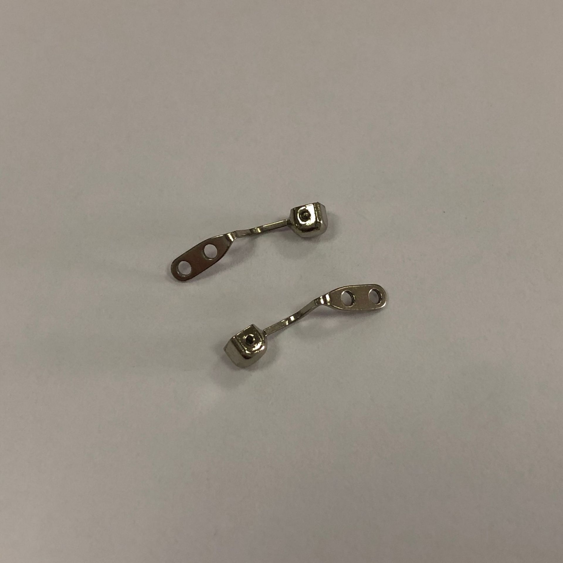 Очки, металлические двойные отверстия, серебряный замок, специальная трубка, носовая опора для винного бокала