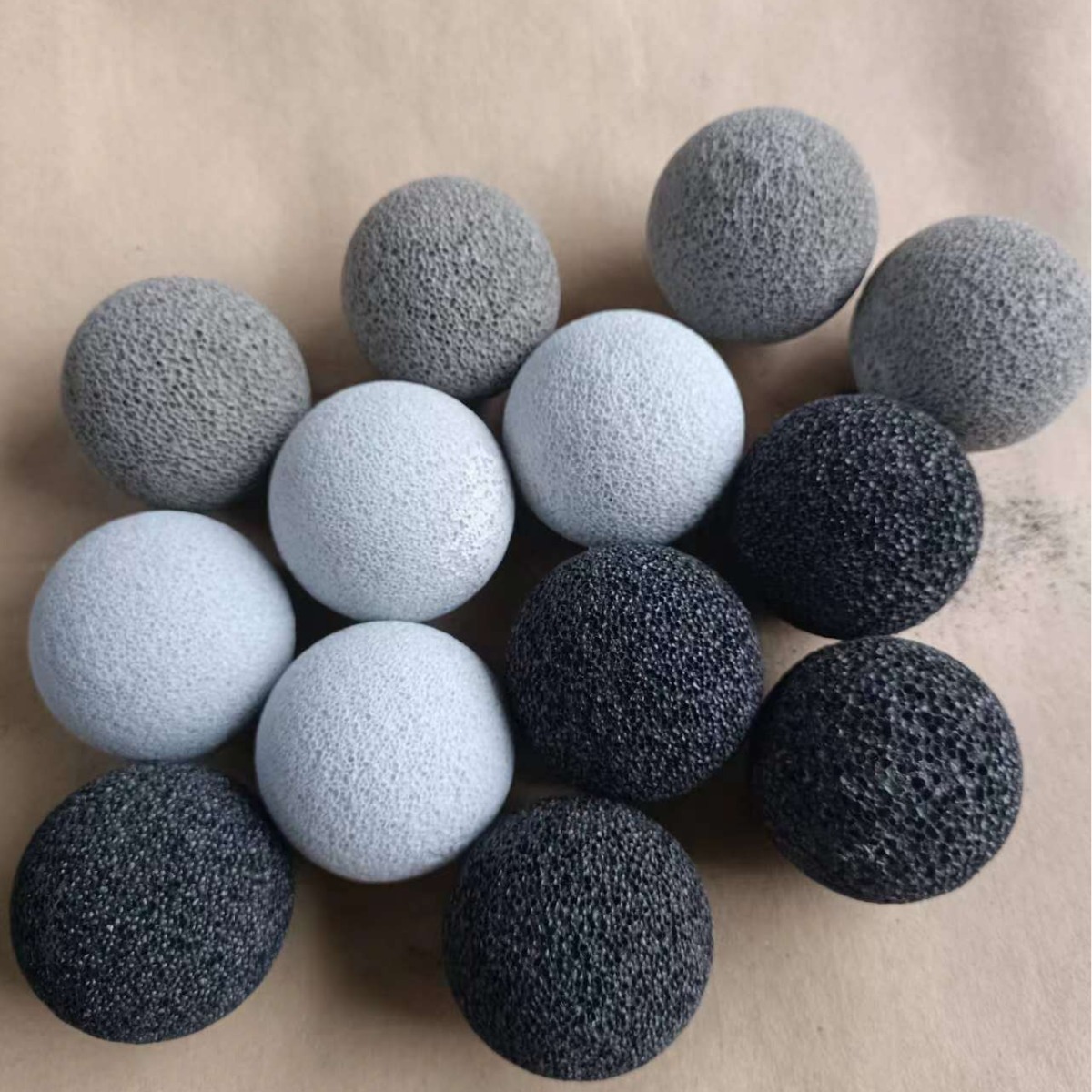 Aromatherapy volcanic stone ball fragrant stone dead skin removing calluses foot grinding ball volcanic stone porous aromatherapy stone particles supply