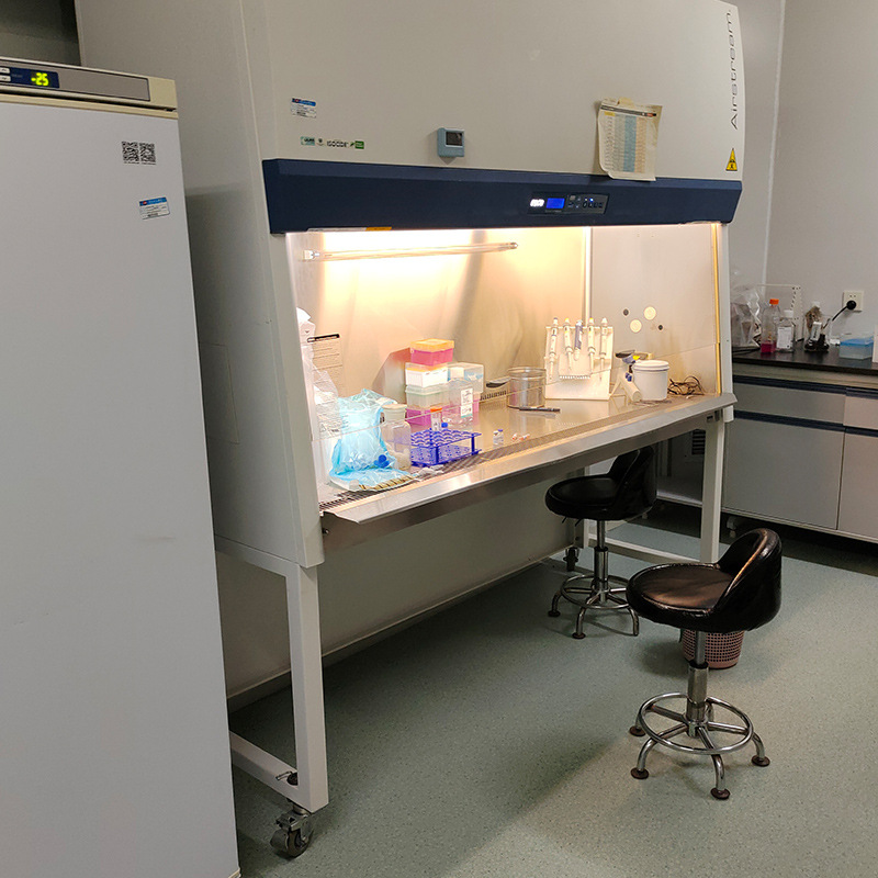 KemiGel tissue cleaning fluid for tissue cleaning during tissue pretreatment has a mild effect.